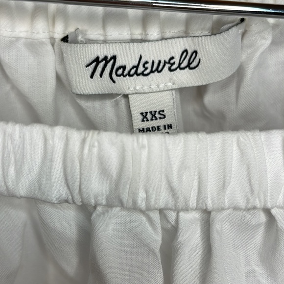 Madewell embroidered top. Elastic top. Wear on or off shoulder. EUC. XXS. - Picture 3 of 5